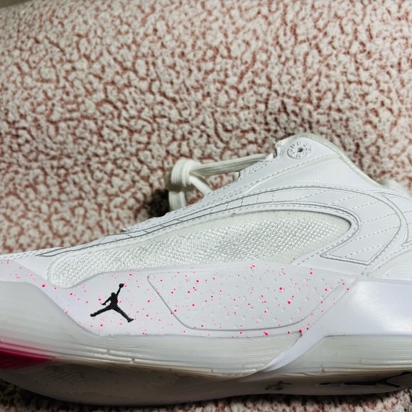 NWOB Nike Jordan Luka 2GS Basketball size 4Y - Picture 1 of 10